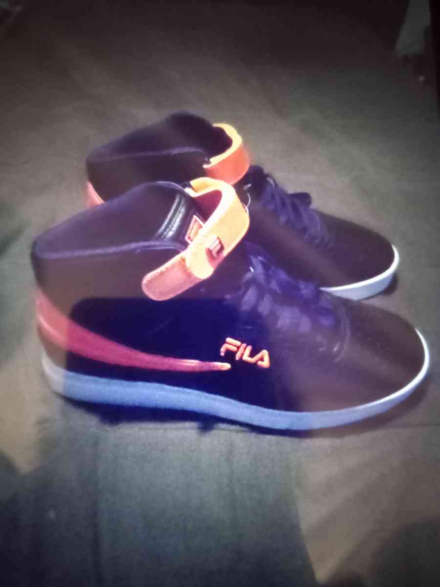Brand New Filas Size 9 Pick Up