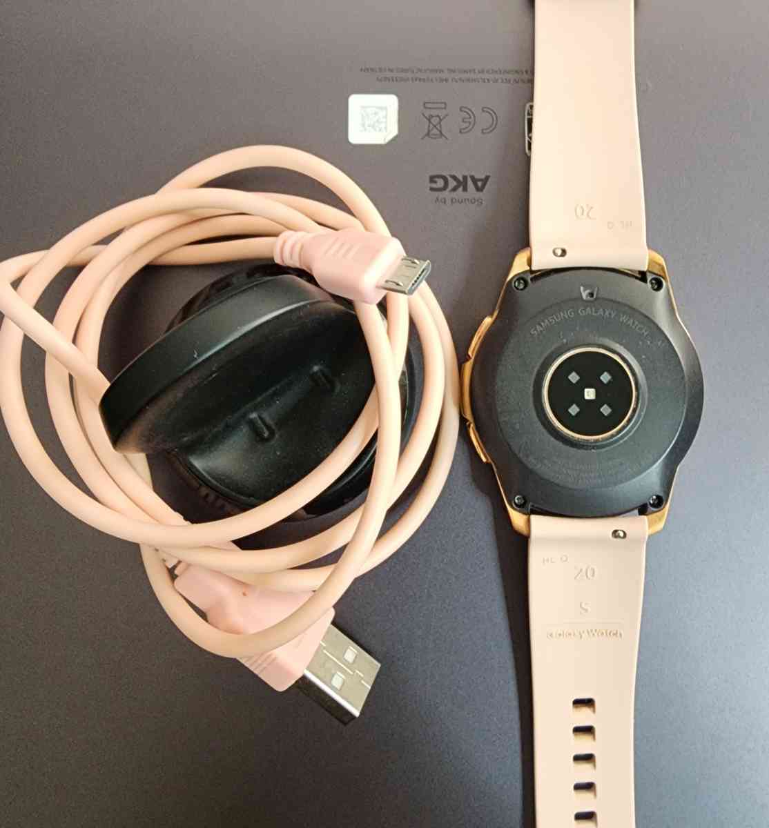 Galaxy Smartwatch Rose Gold