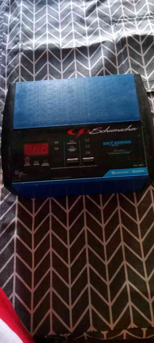 Schumacher battery maintainer and rapid charger