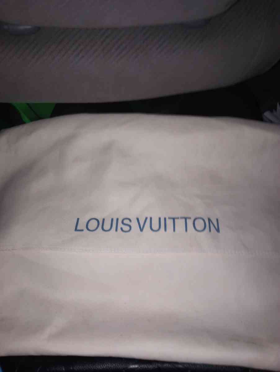 LV purse