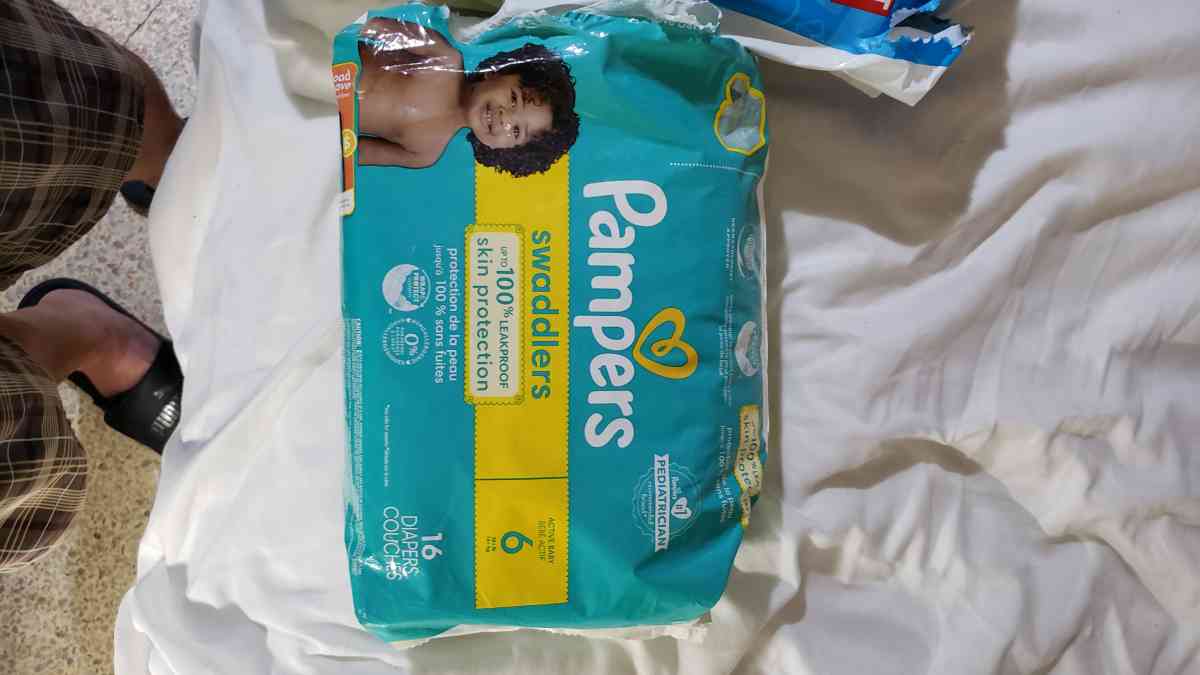 pampers