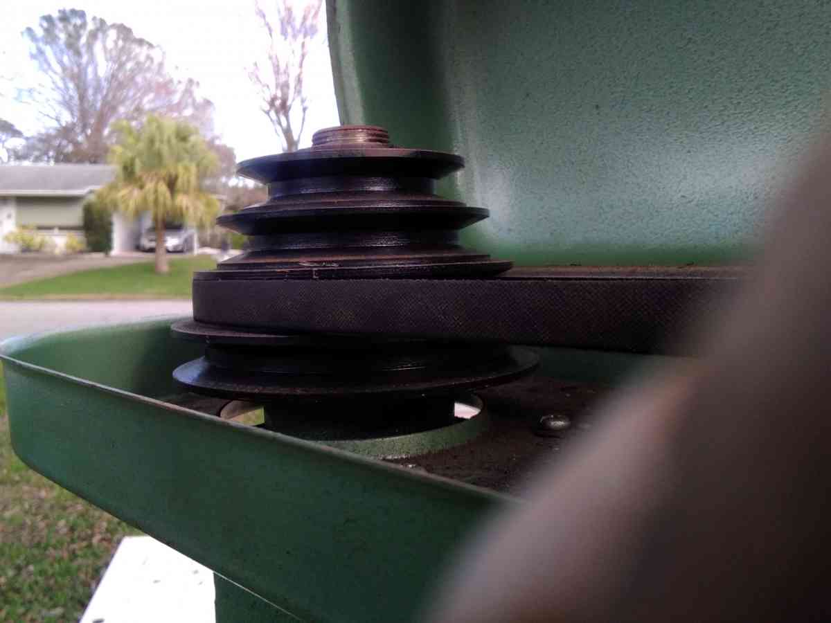 I Im Mac Cummins drill press 12 speed 1983 very good conditi