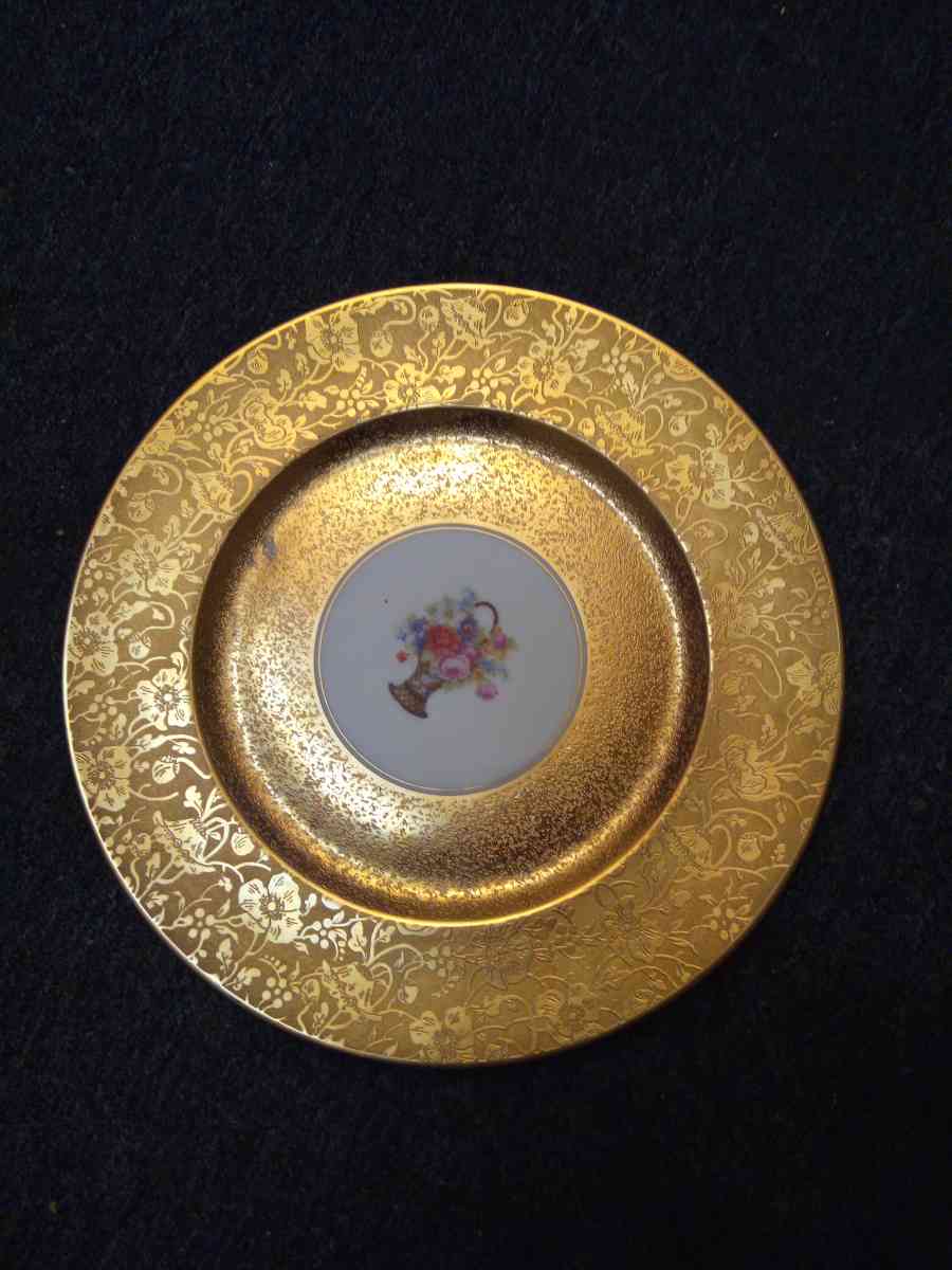 7 GOLD ANTIQUE CHINA PLATES
