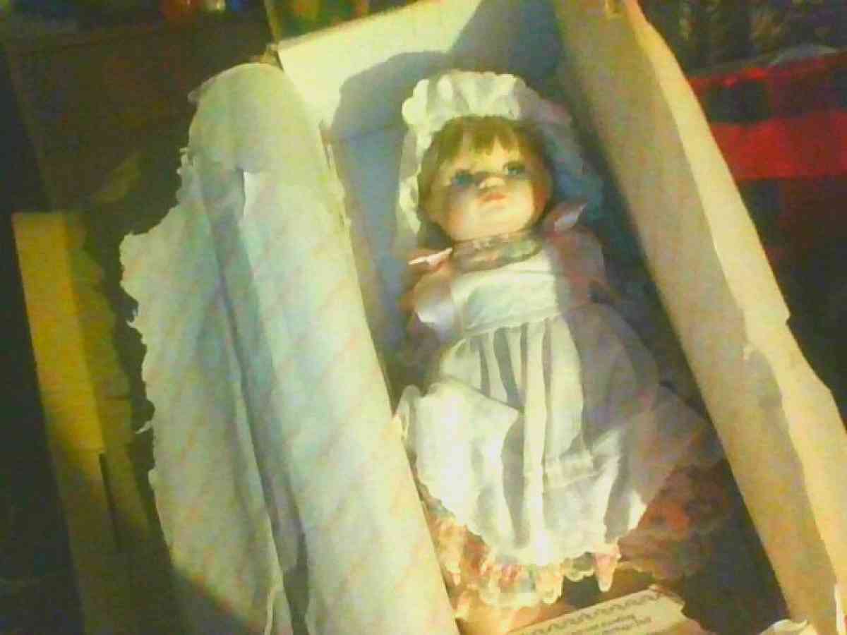 PORCELAIN BABY jESSICA