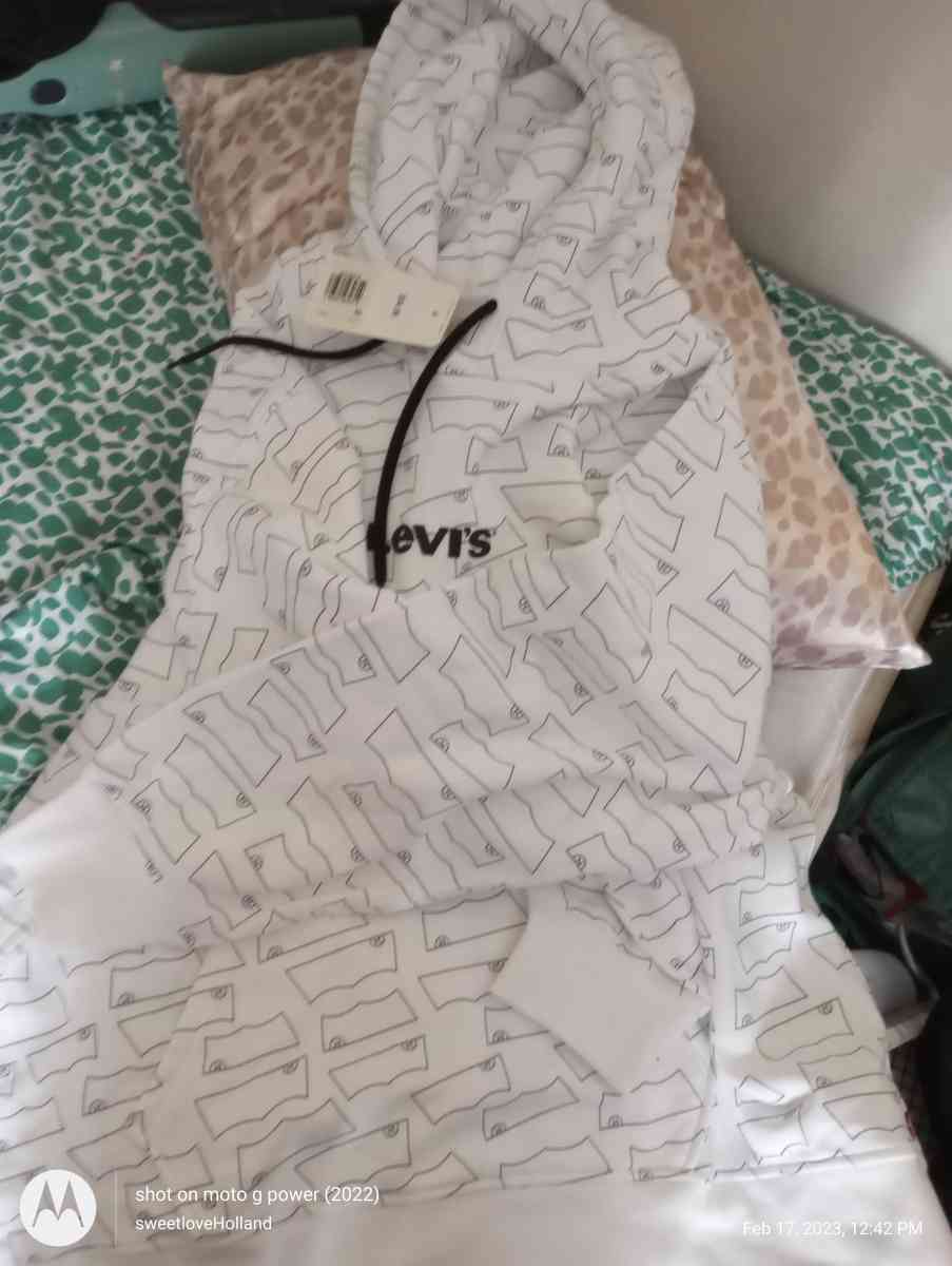 Levis white pull over