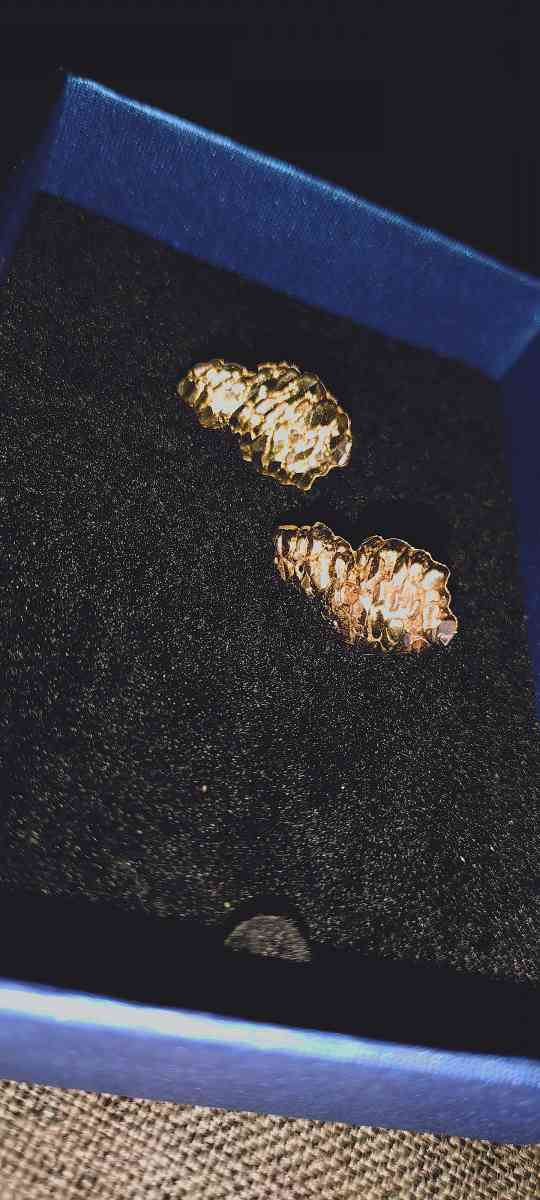10k gold nugget earrings