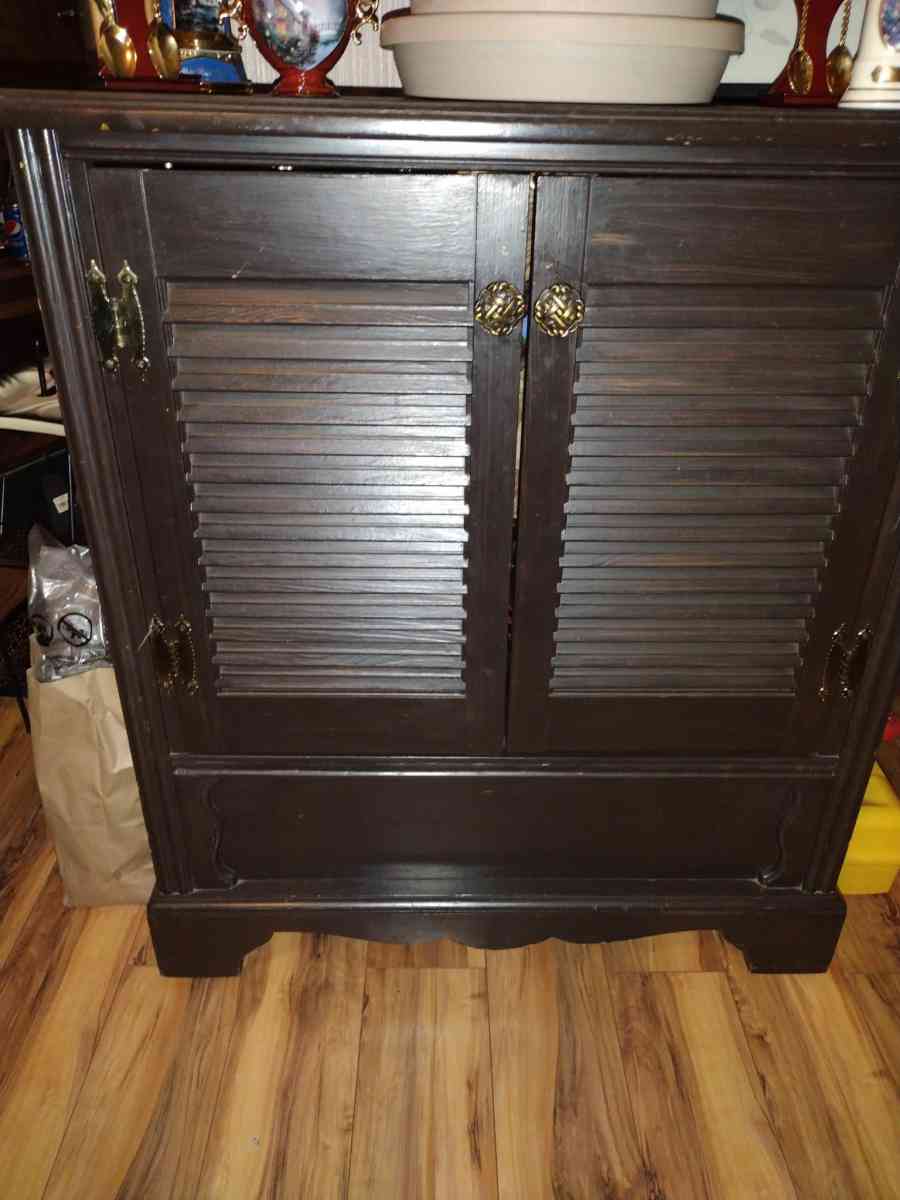 antique hideaway bar