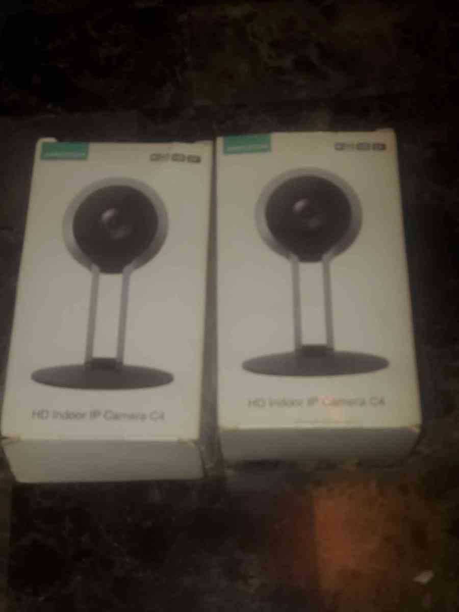 2 HD Indoor IP Cameras C4