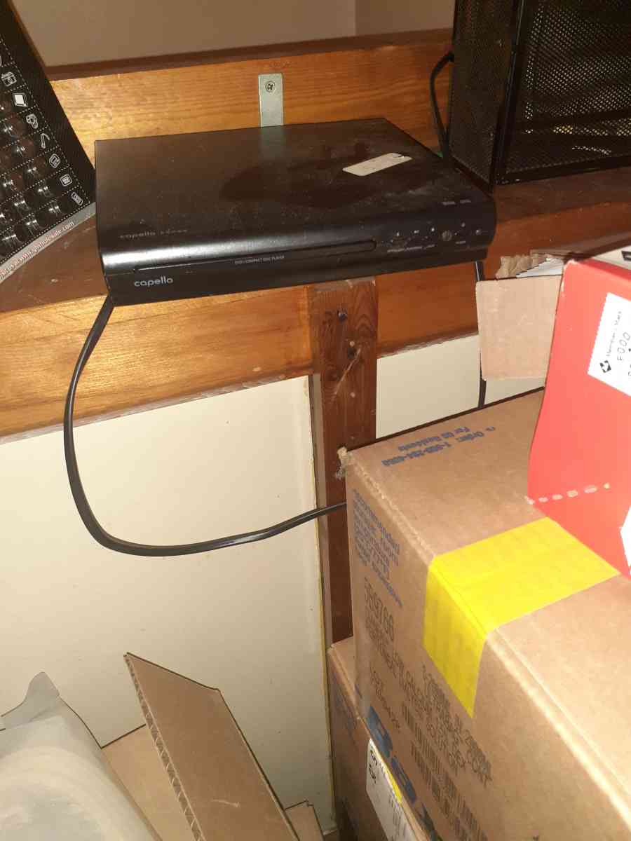 2 DVD Players