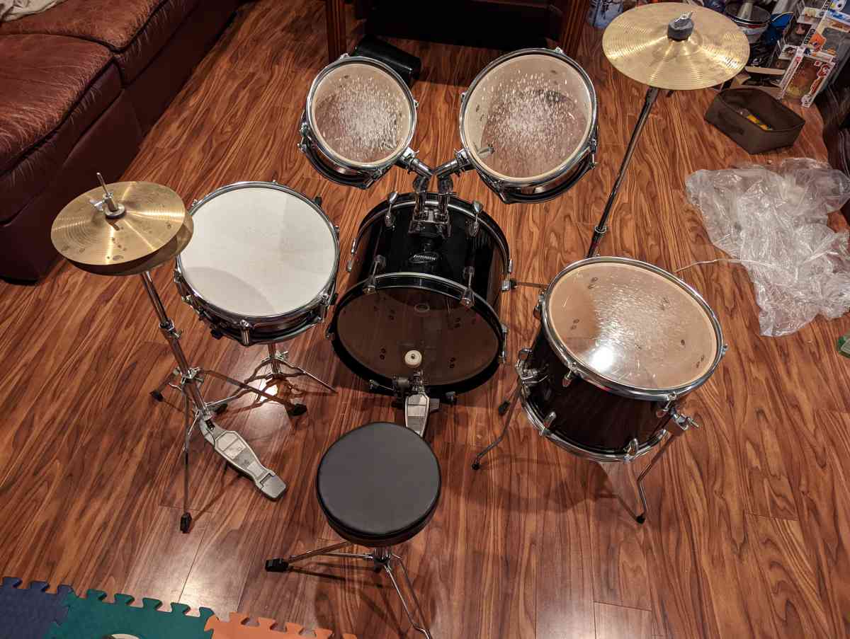 Ludwig Accent Cs Combo 5 piece Drumset with Throne