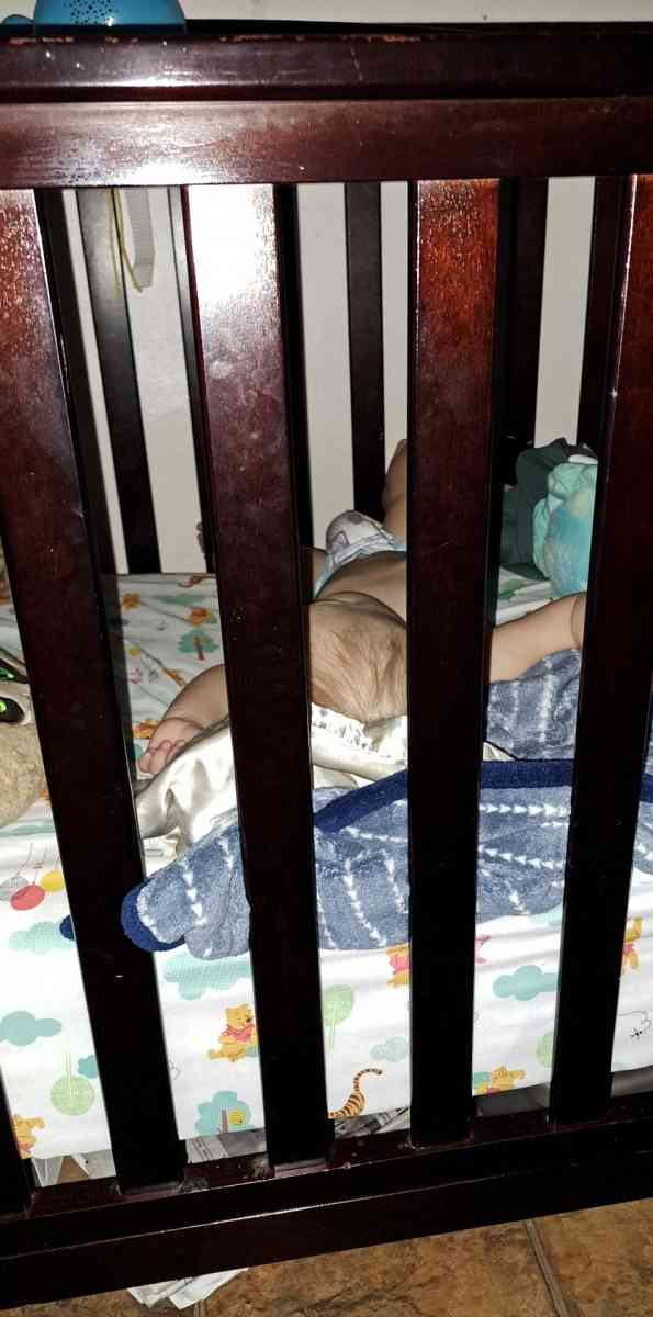 crib and matress