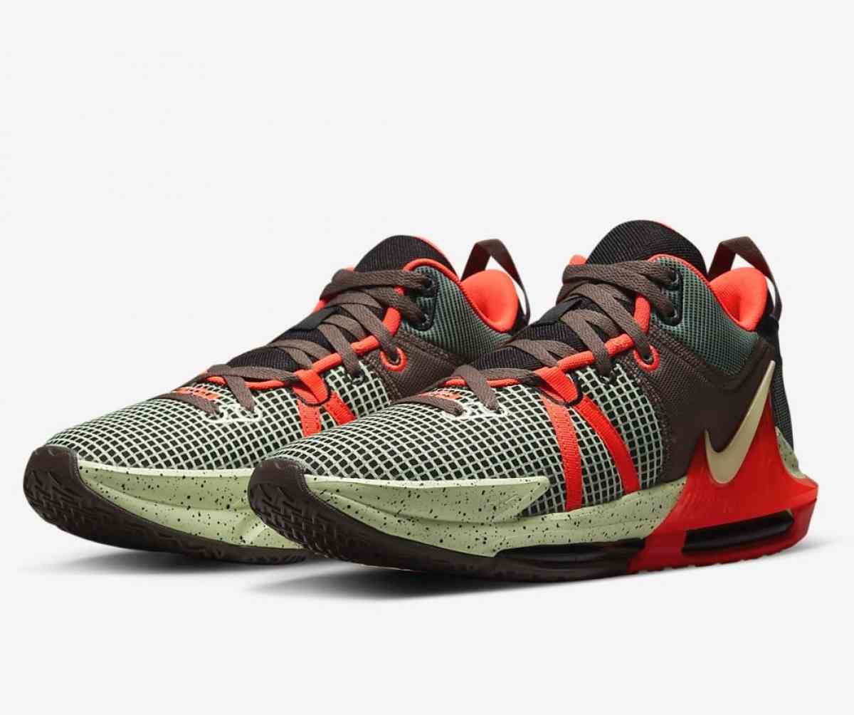 NIKE LEBRON WITNESS 7