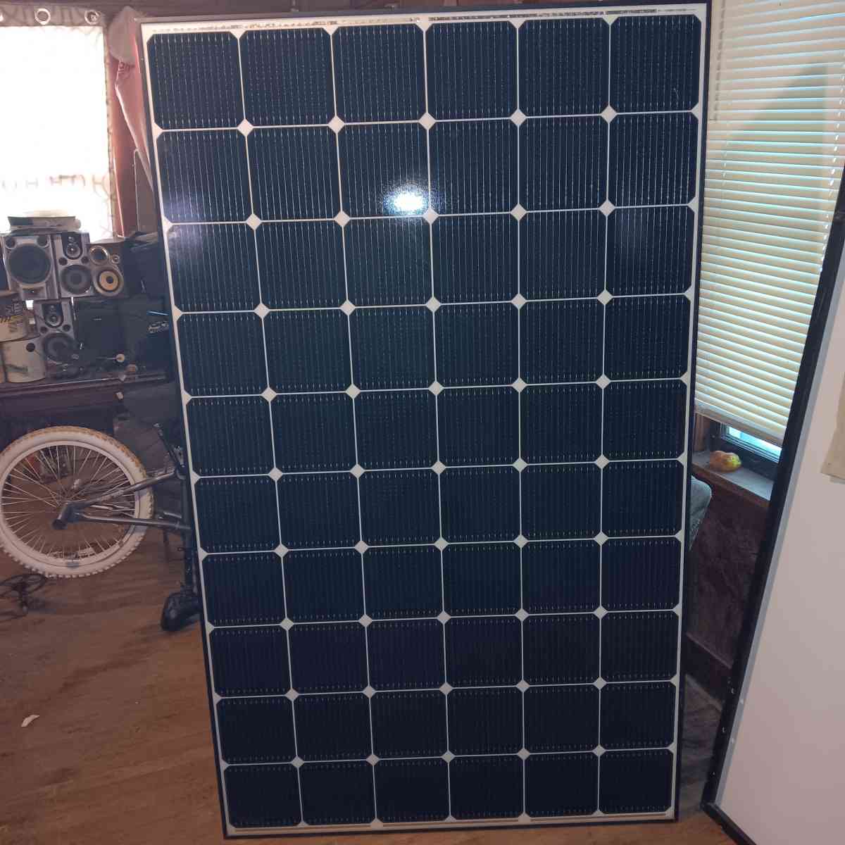 LG solar panels for house 250 a piece