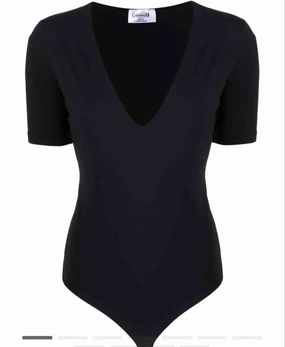 black bodysuit size L can fit a M