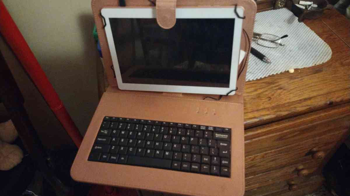my tablet keyboard plus matching headphone