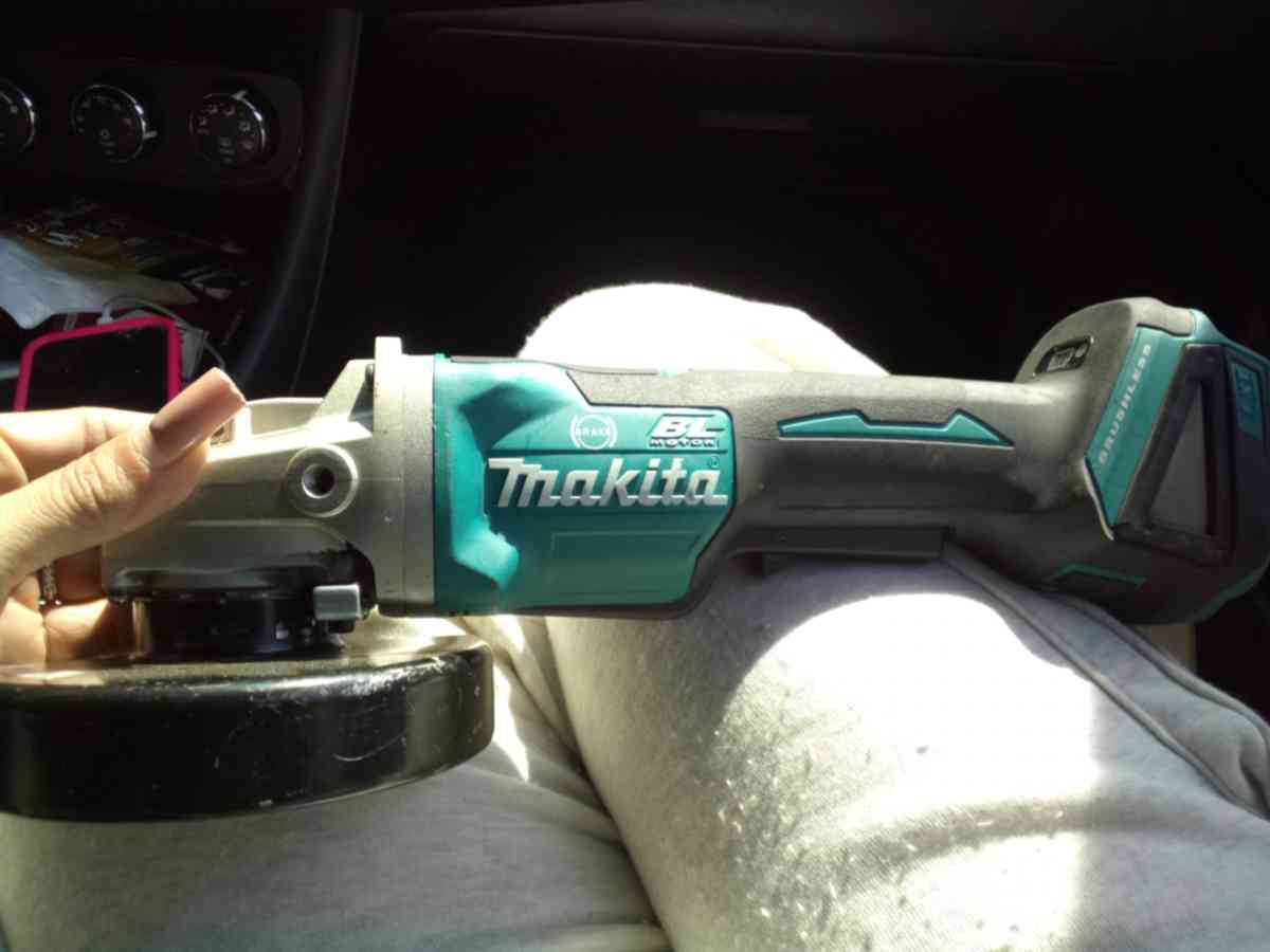 Makita grinder