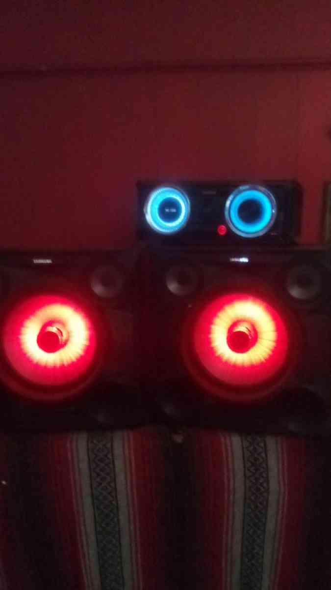 Pair Of 2013 Samsung Giga Home Audio Sound Speaker System Mo