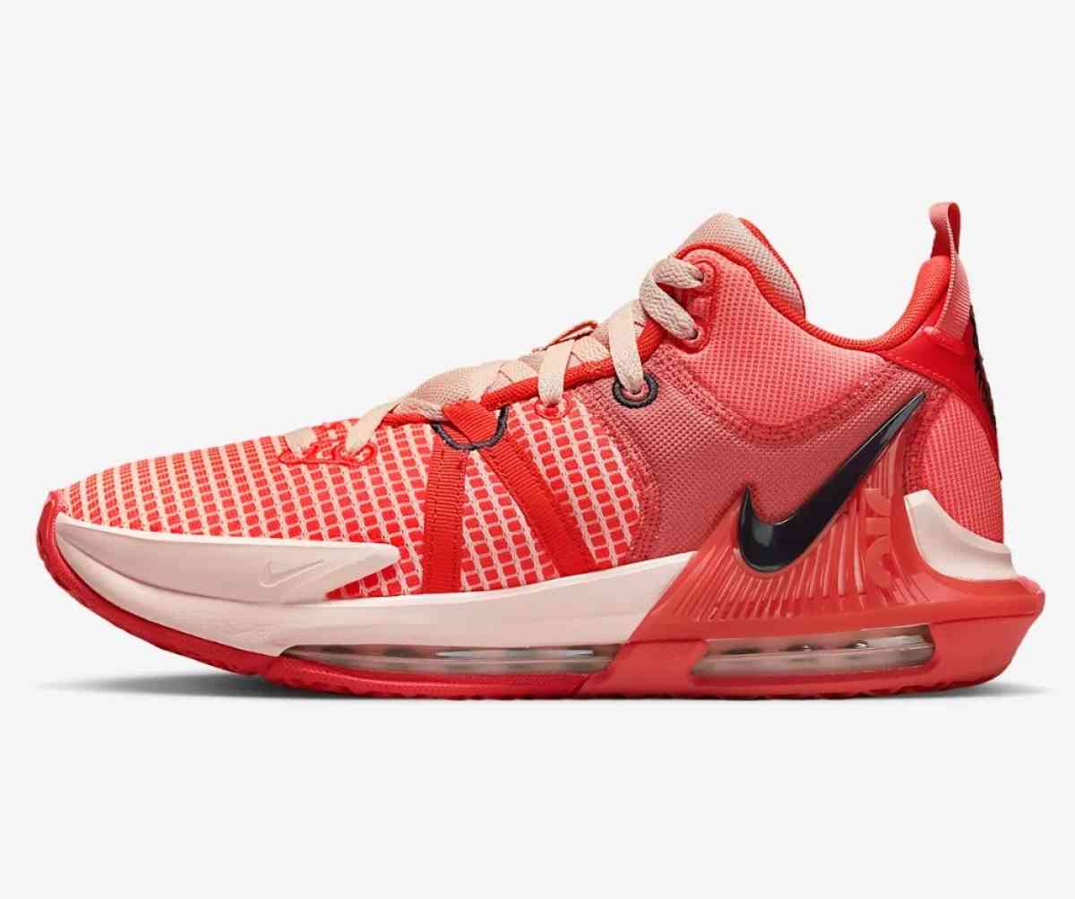 NIKE LEBRON WITNESS 7