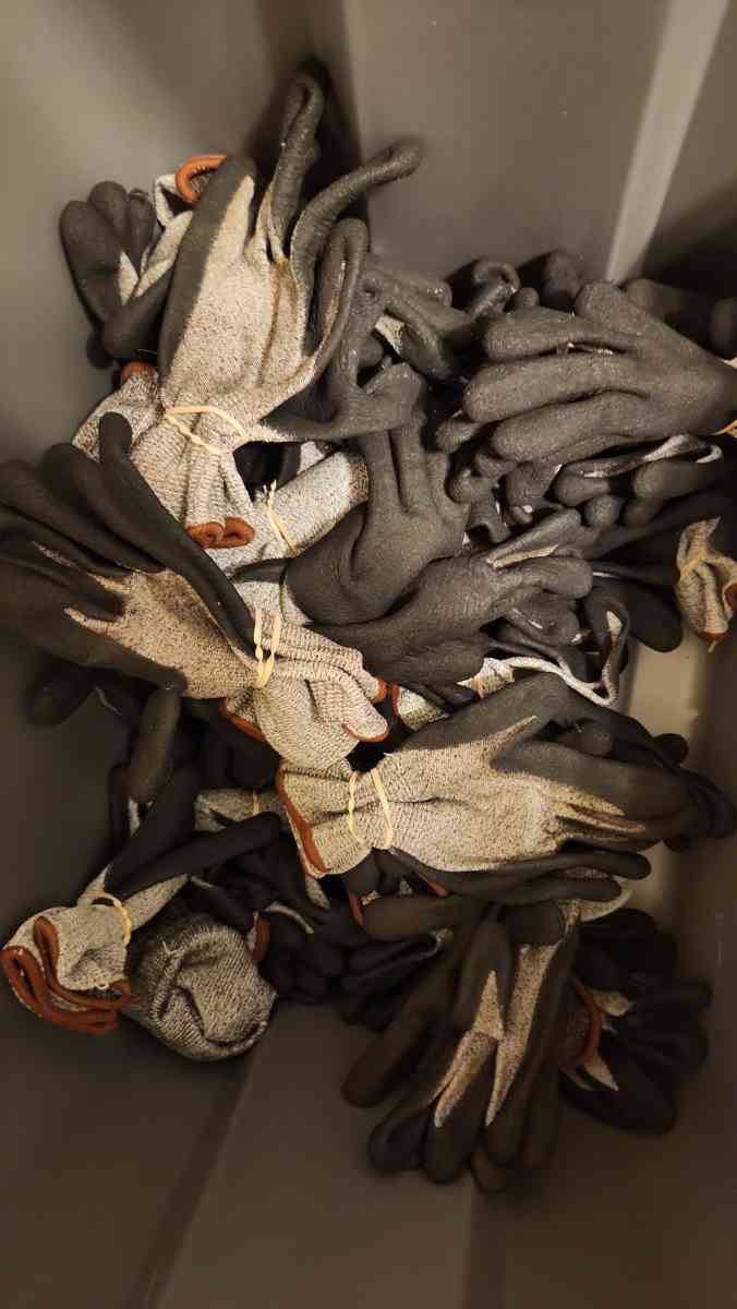 nitrile frosted cut proof gloves