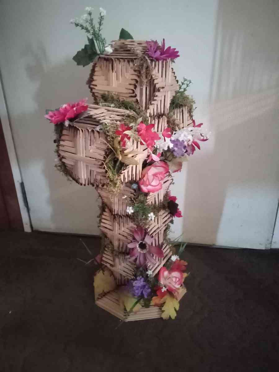 wooden cross 4 dimensional