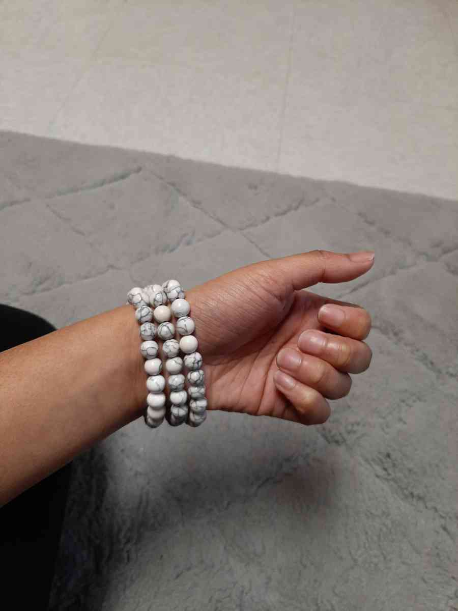 white howlite bracelet