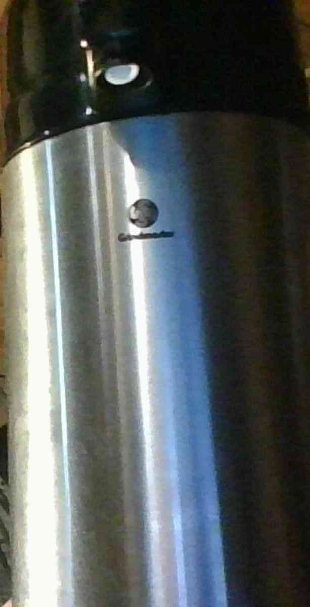 Theremus Container to keep drinks hot or cold