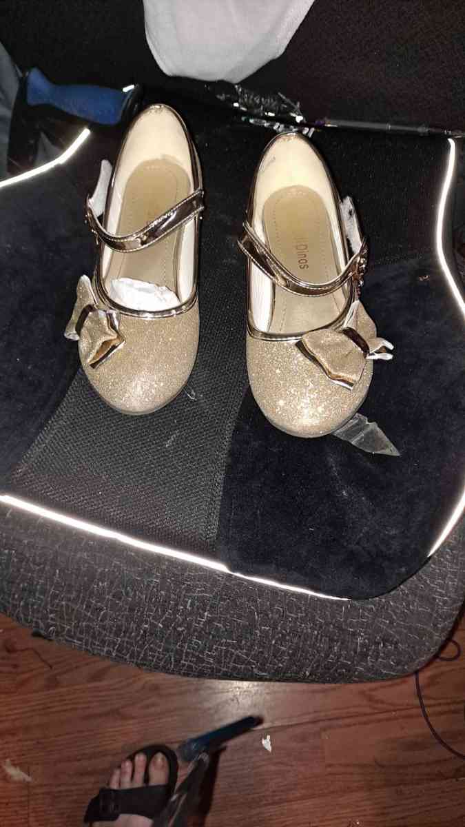 childs gold Shiney Mary Jane dress shoes