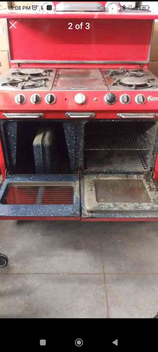 1940s OKeefe and Merritt gas stove