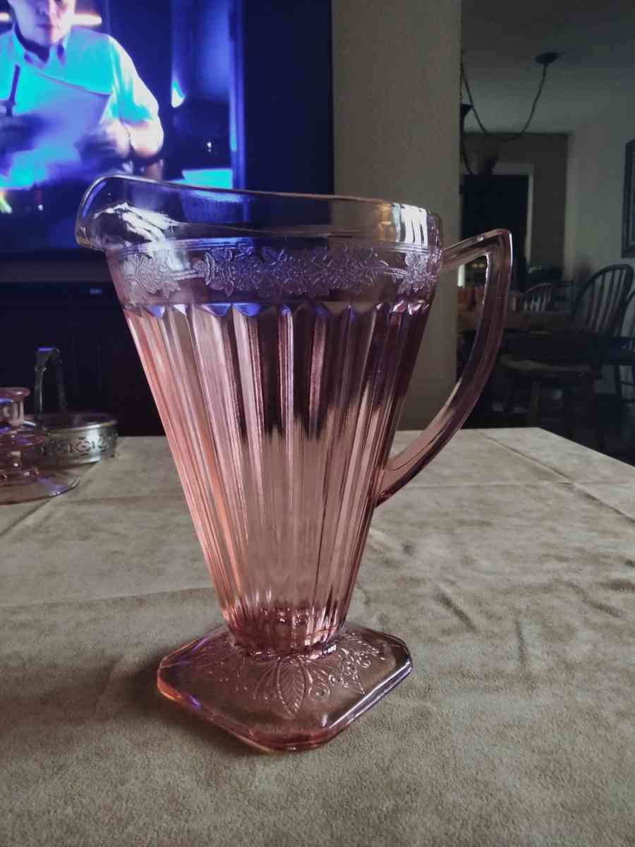 1940  vintage pink glassware