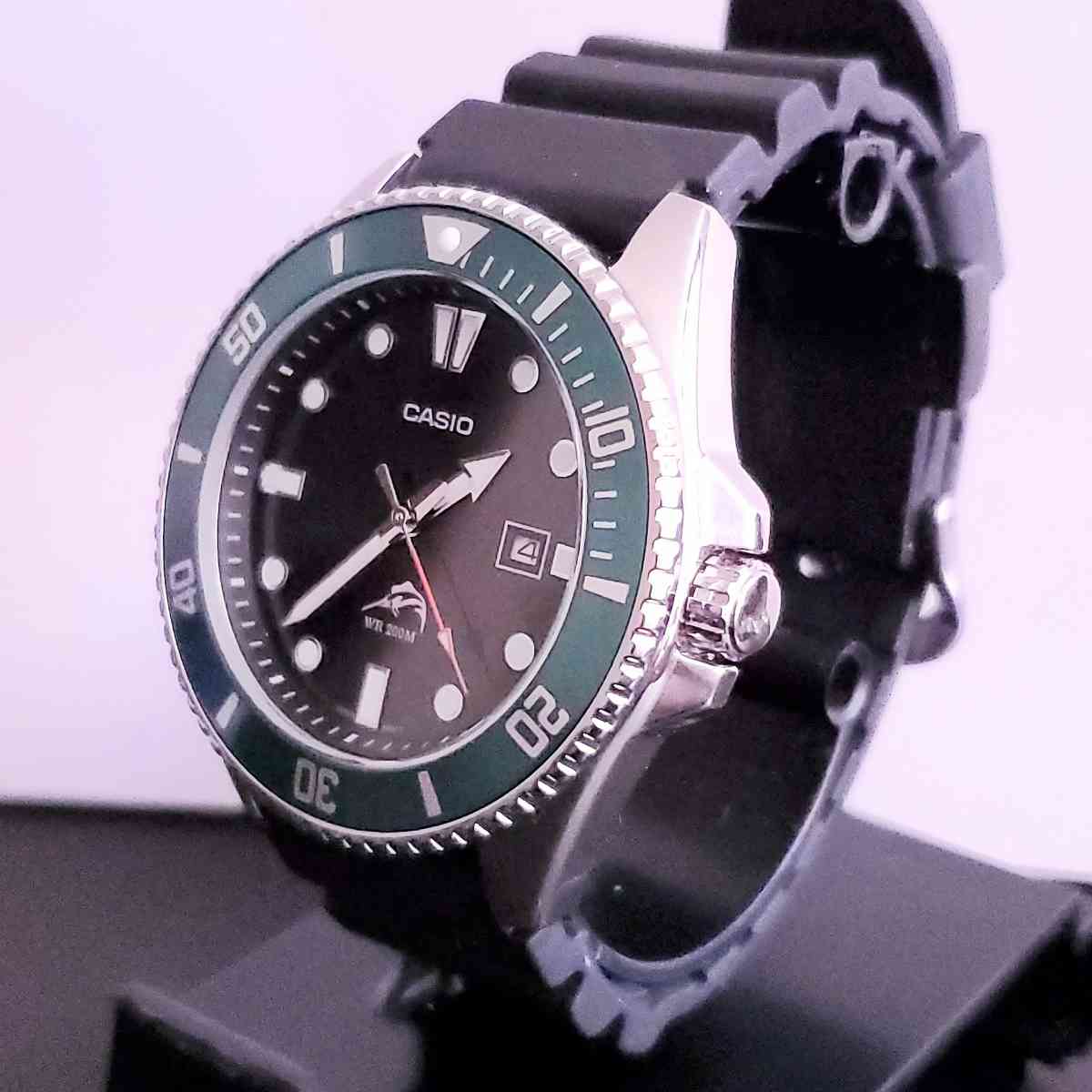 Mens Casio Watch Mdv106b1a3v 200 Meter Green Rotating Bezel