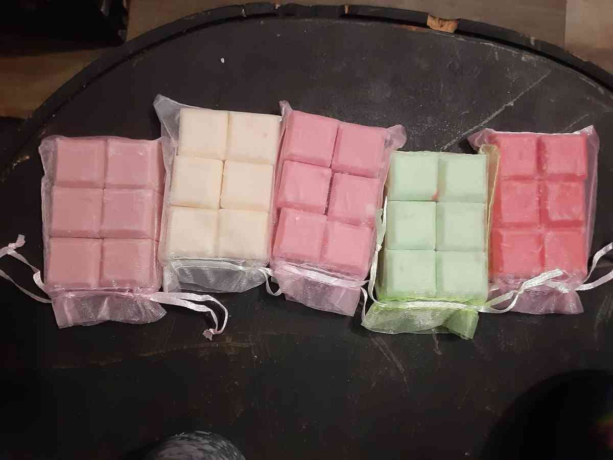 scented candles and wax melts