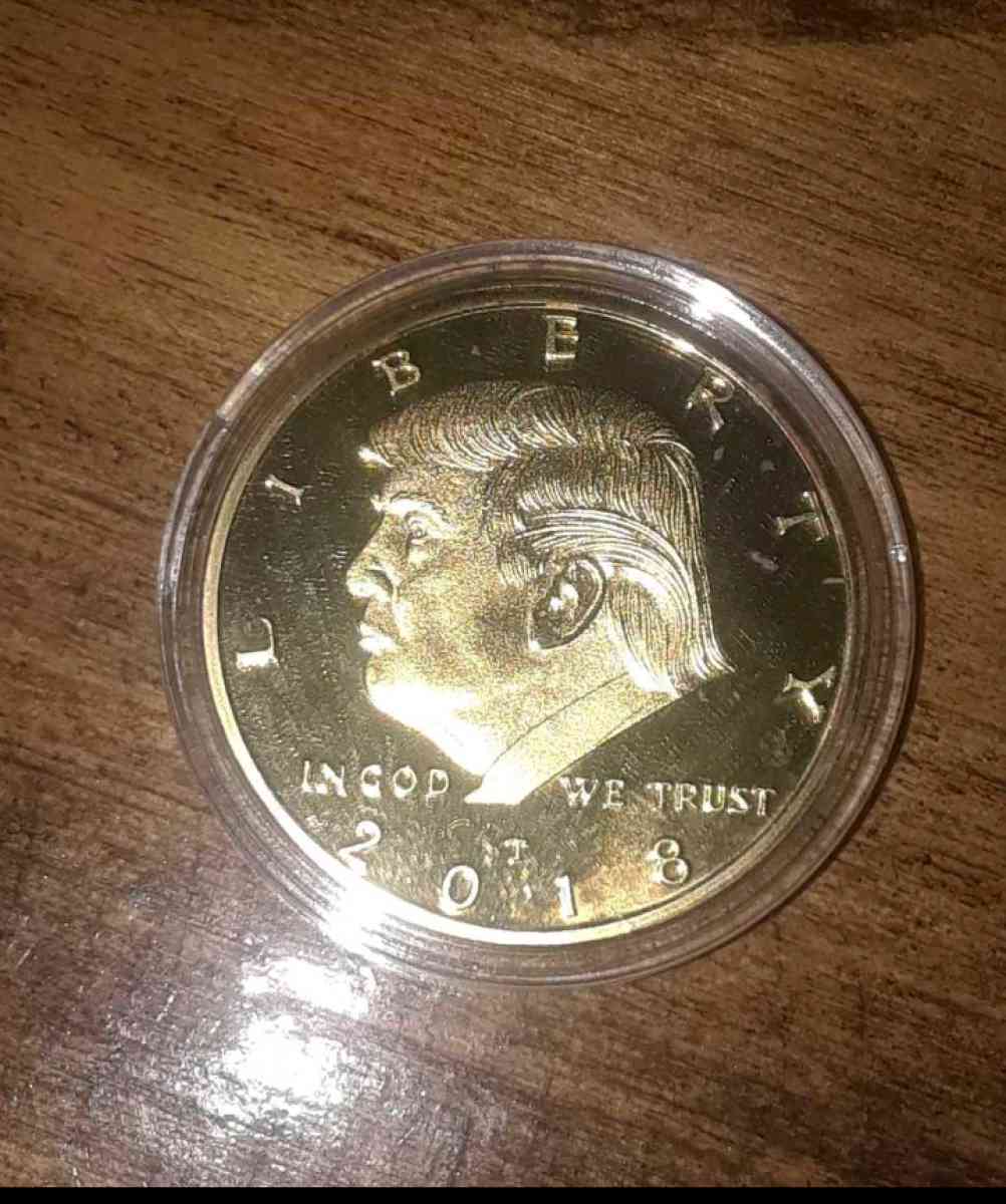 New 2018 Commemorative Trump Coin