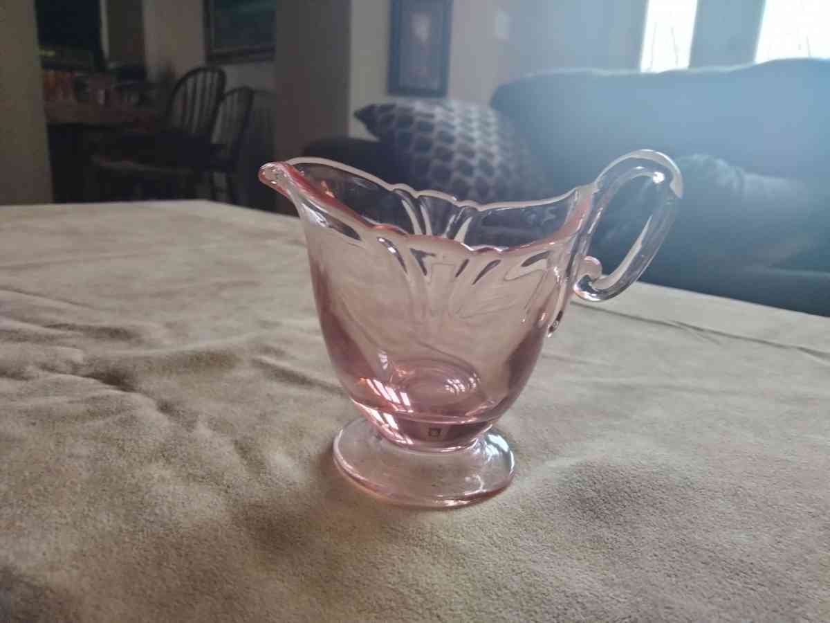 1940  vintage pink glassware