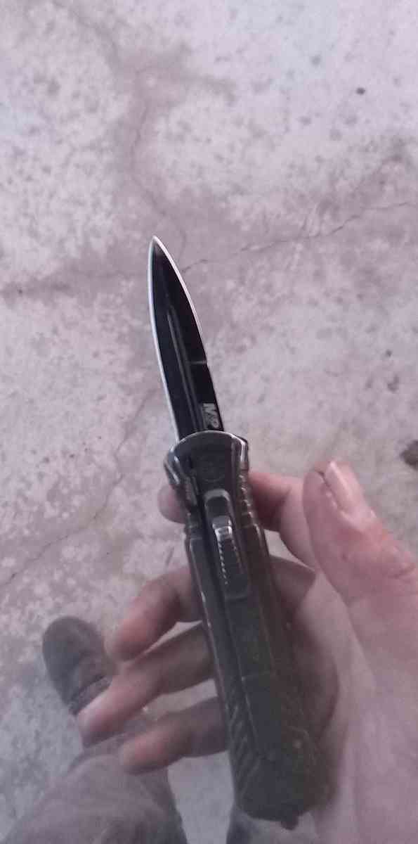 smith and Wesson oft knife