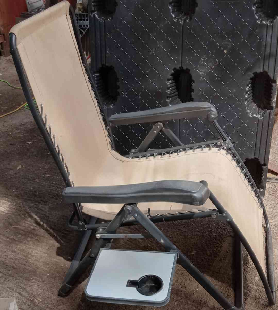 Foldable Lawn Chair with table attached
