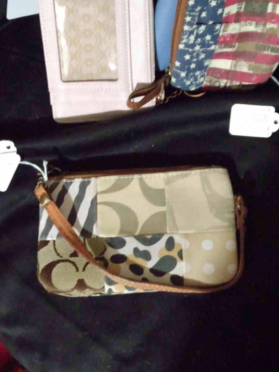WOMENS WALLETS