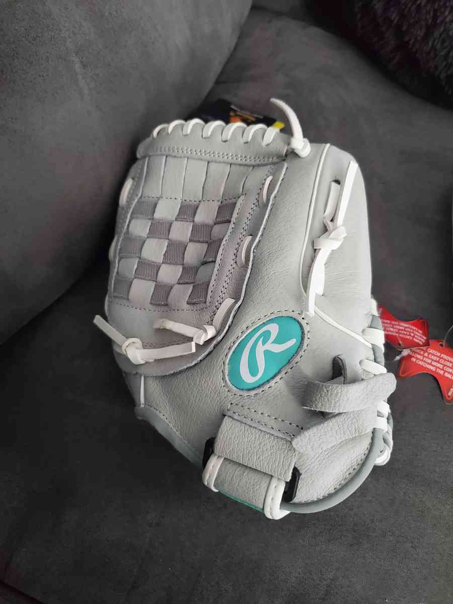 dos guantes de beisbol