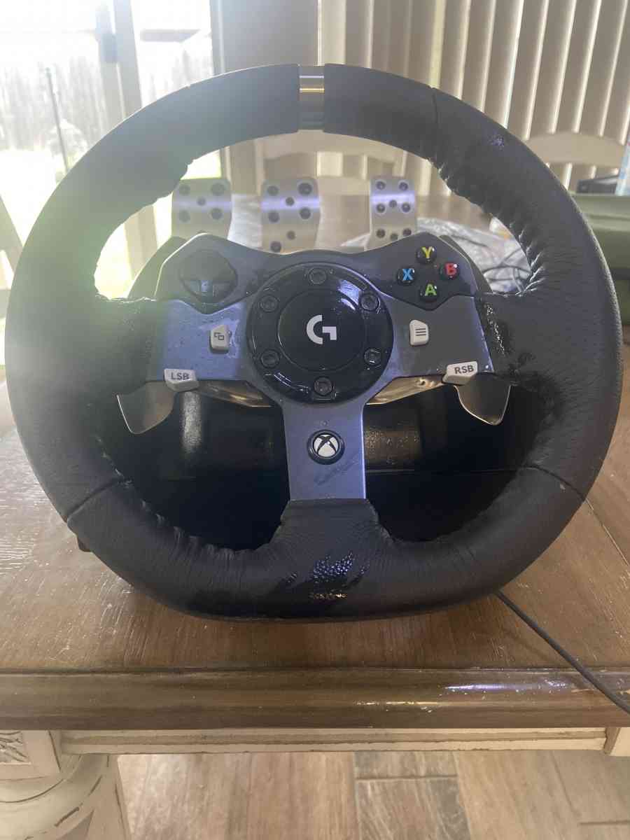 Logitech steering wheel whith shifter