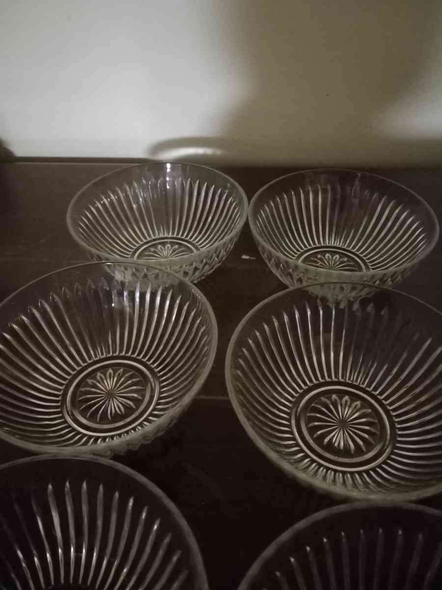 set of 6 vintage frosteria depression crystal glass bowls