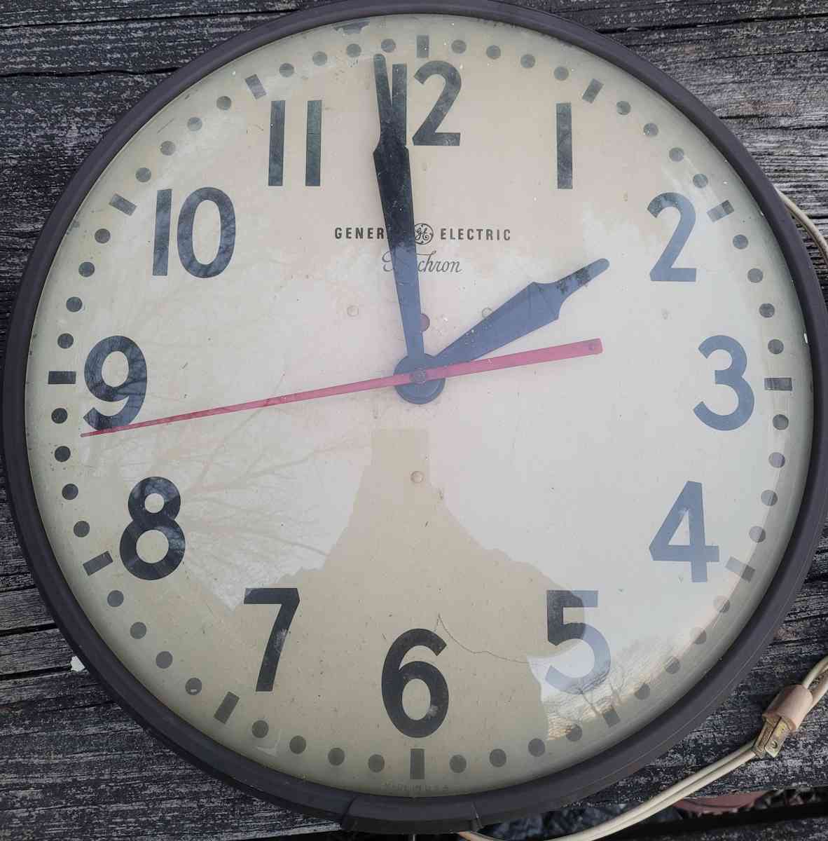 General Electric Telechron Commercial Wall Clock Model 1HA16