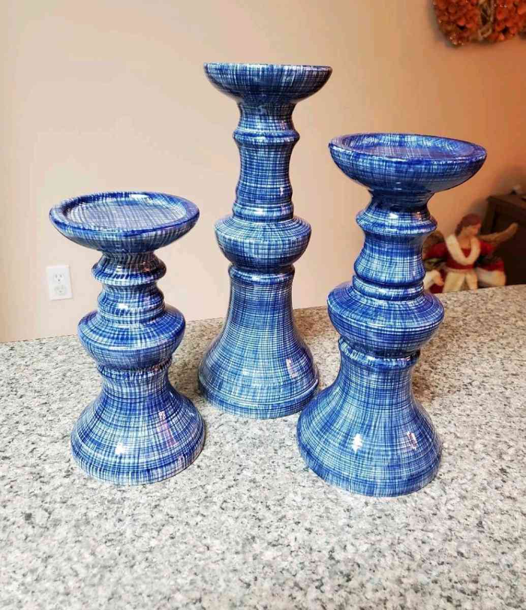 Set of 3 GRANDINROAD CERAMIC CANDLE STICKS