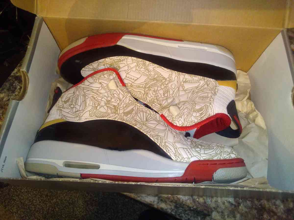 Air Jordans shoes size 6