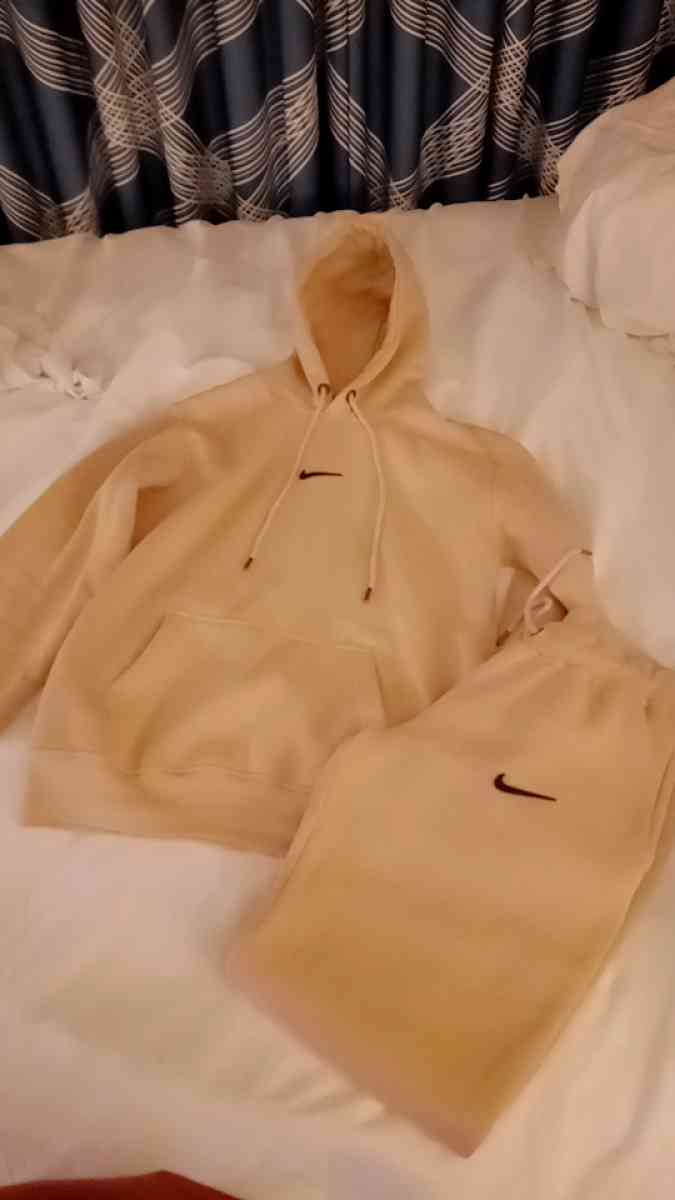 womans Nike set