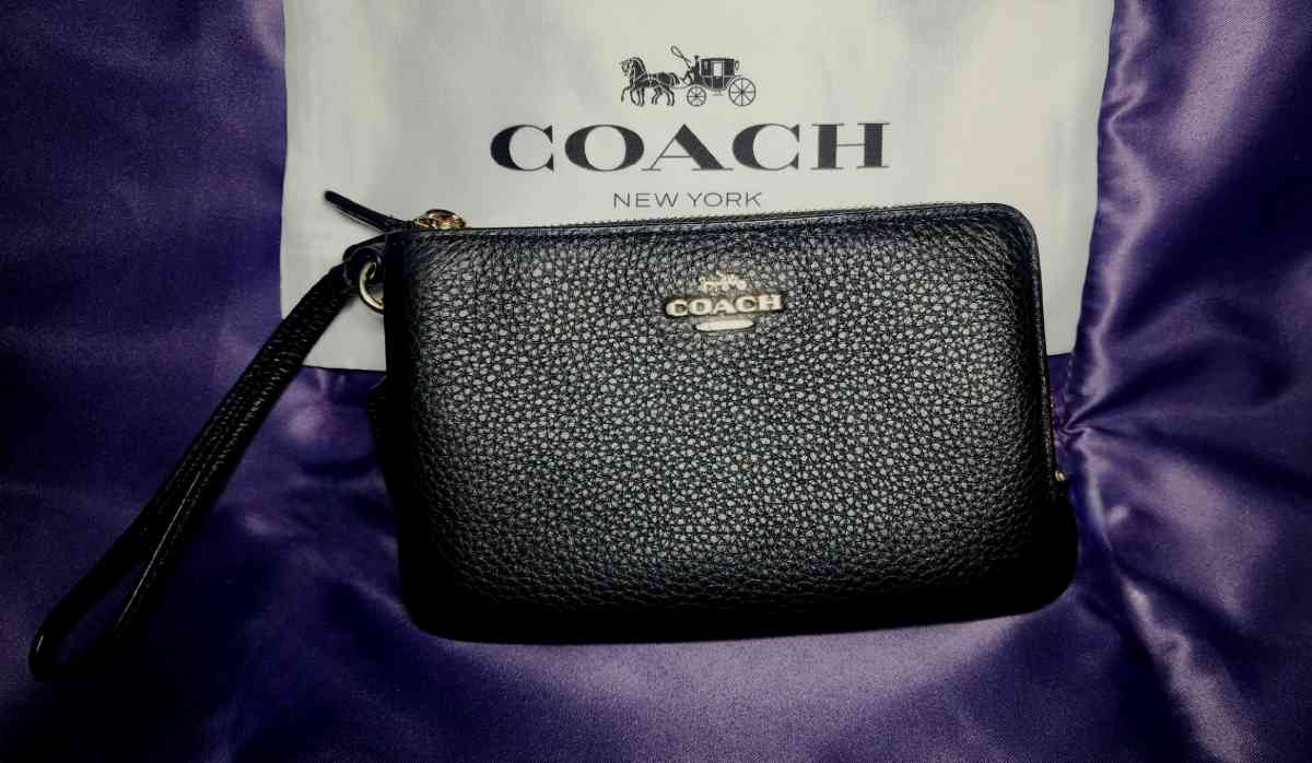 Black Double Zipper and Slots Wristlet