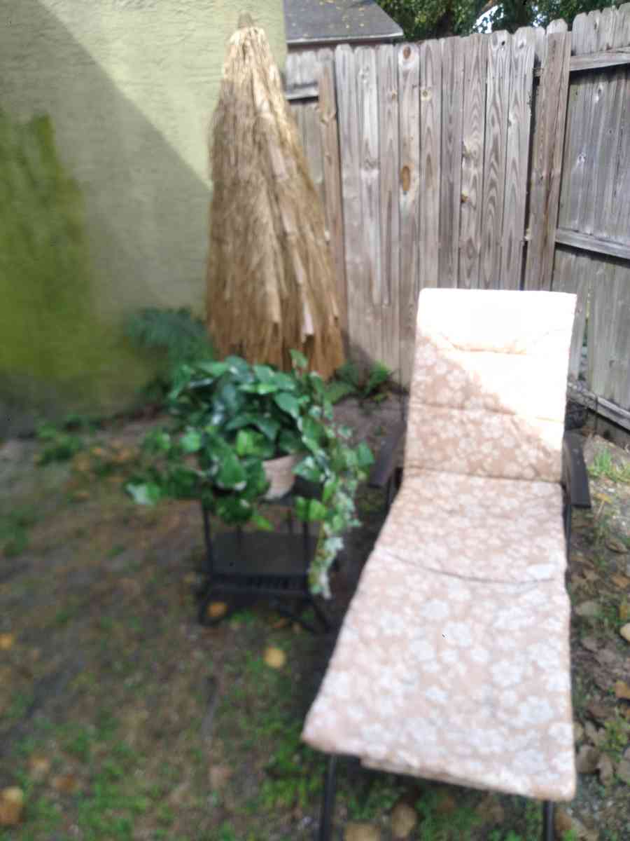 Tiki Umbrella and lounger