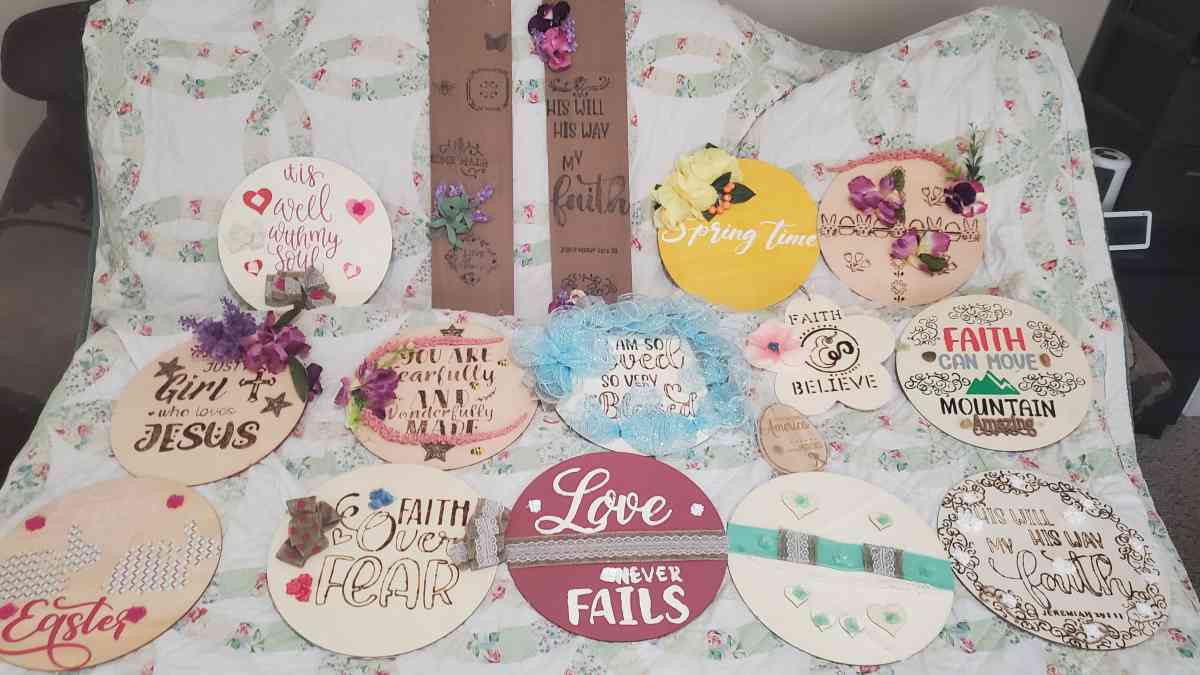 wooden signs 5 each