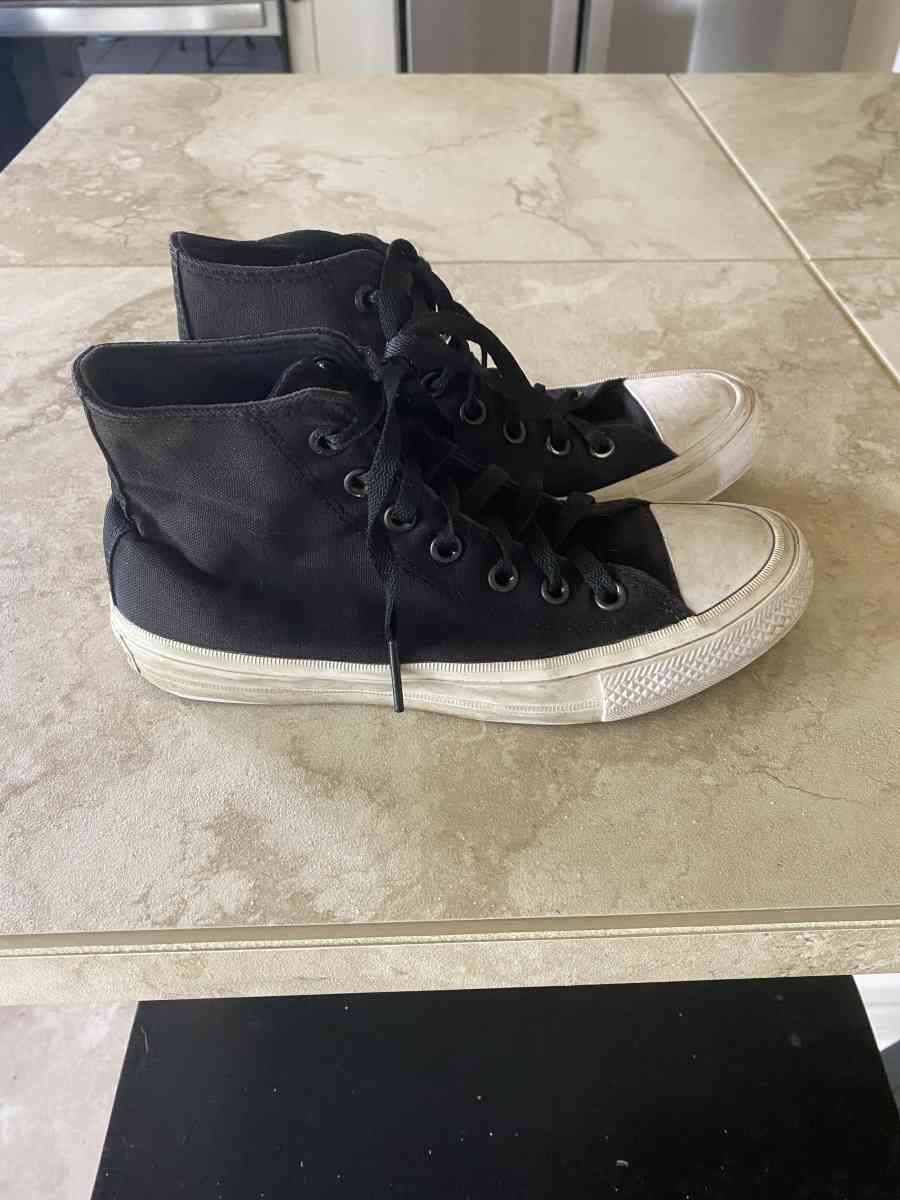 black and white all star converse