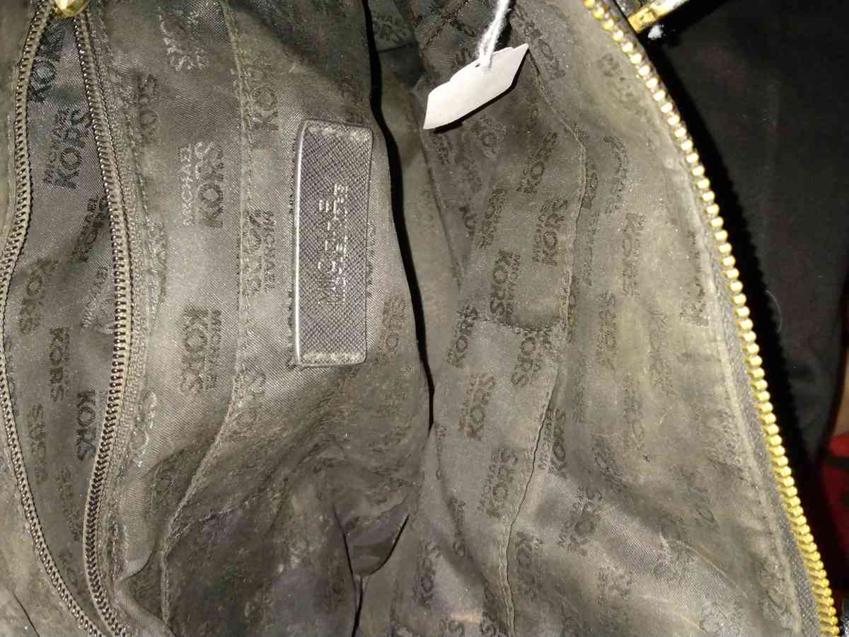 MICHAEL KORS BLACK HANDBAG