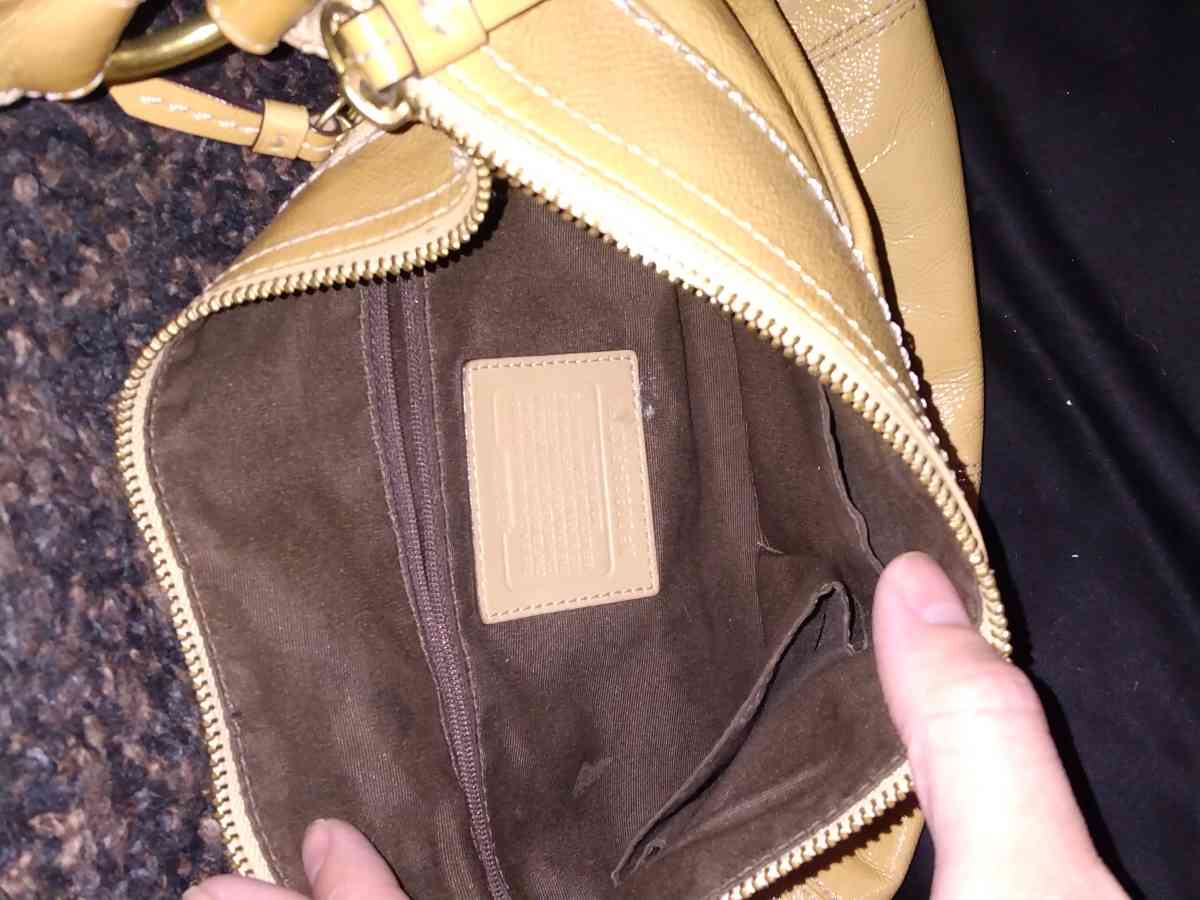 COACH TAN HANDBAG