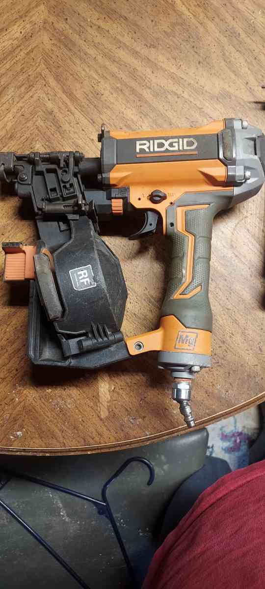 rigid R175RNF ROOFING NAILER